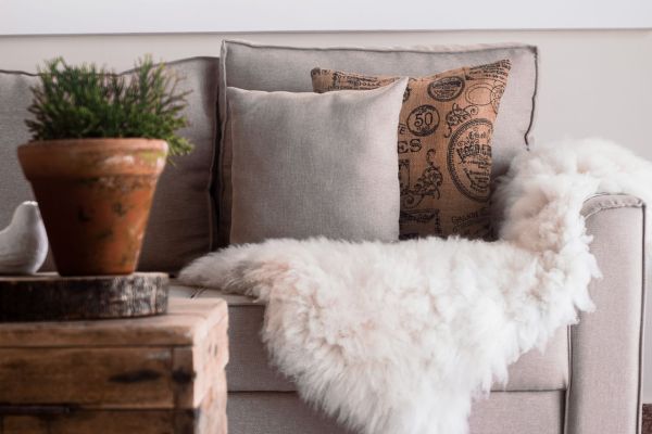 Comment choisir un plaid pour une décoration cosy et tendance ?
