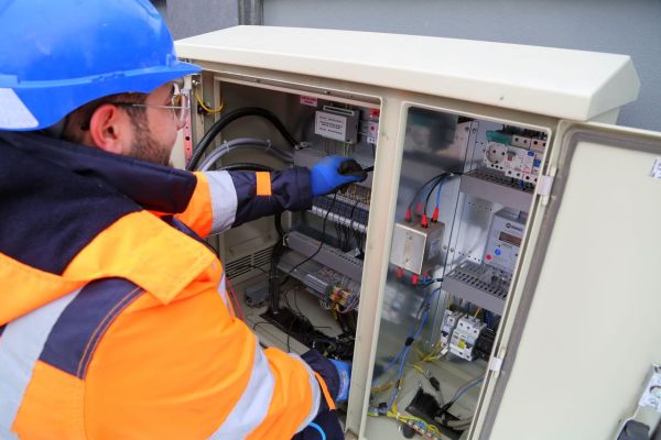 Pourquoi choisir un électricien local en Seine-et-Marne (77) ?